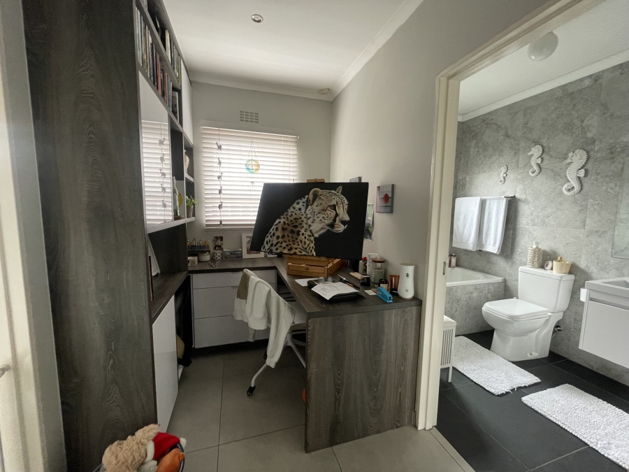 3 Bedroom Property for Sale in Sunningdale Western Cape